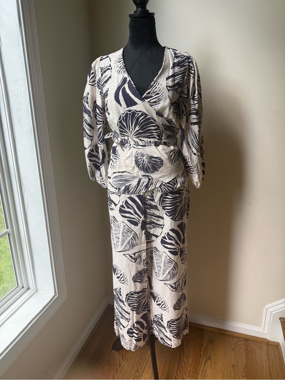 Nicole Miller Cream and Black Printed Pantsuit